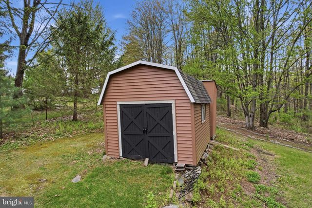 9915 INTERCHANGE RD, Lehighton, PA 18235