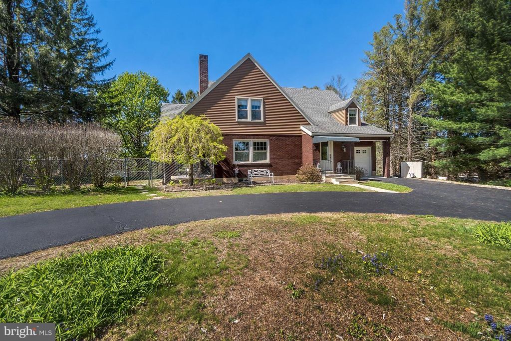 9915 INTERCHANGE RD, Lehighton, PA 18235