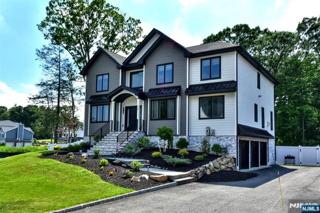 73 Heritage Drive, West Milford, NJ 07480