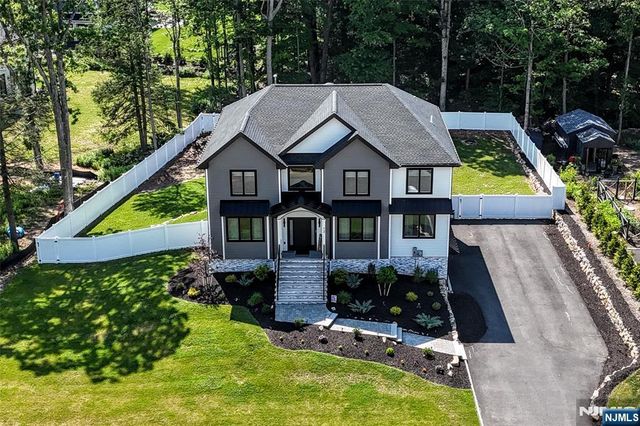 73 Heritage Drive, West Milford, NJ 07480