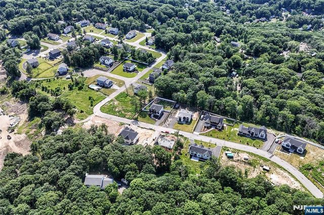 73 Heritage Drive, West Milford, NJ 07480