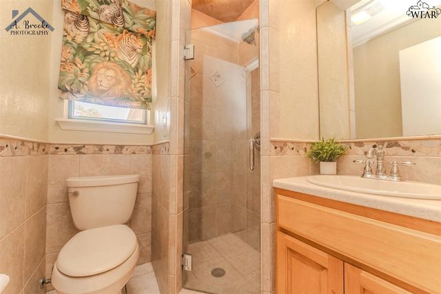 4500 WEEKS PARK LANE, Wichita Falls, TX 76308