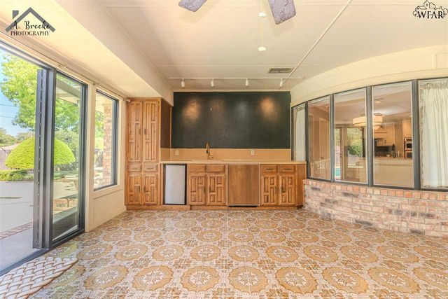 4500 WEEKS PARK LANE, Wichita Falls, TX 76308