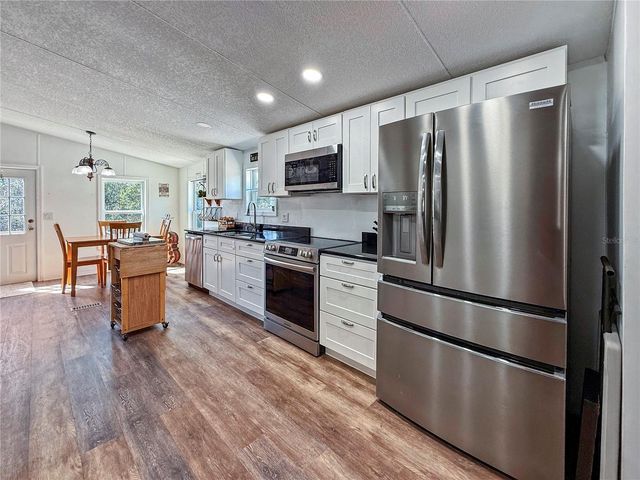 43512 BEAR LAKE BOULEVARD, Deland, FL 32720