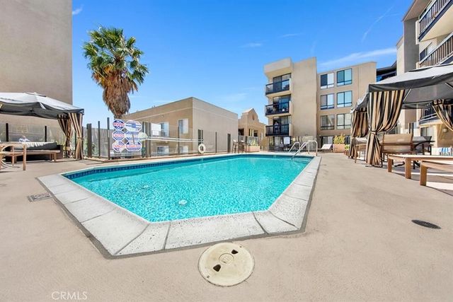 7320 Hawthorn Avenue 318, Los Angeles, CA 90046