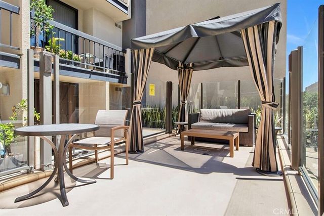 7320 Hawthorn Avenue 318, Los Angeles, CA 90046