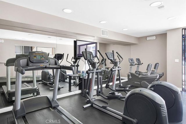 7320 Hawthorn Avenue 318, Los Angeles, CA 90046