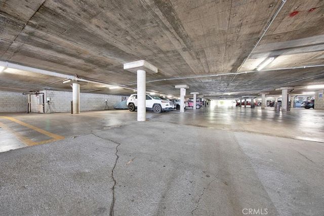 7320 Hawthorn Avenue 318, Los Angeles, CA 90046