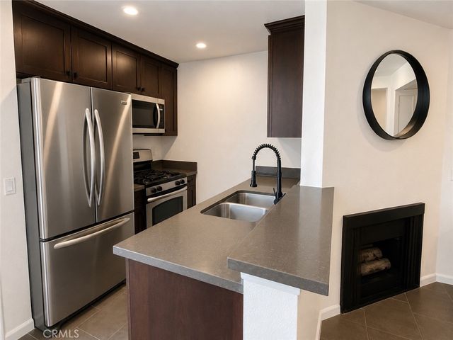 7320 Hawthorn Avenue 318, Los Angeles, CA 90046