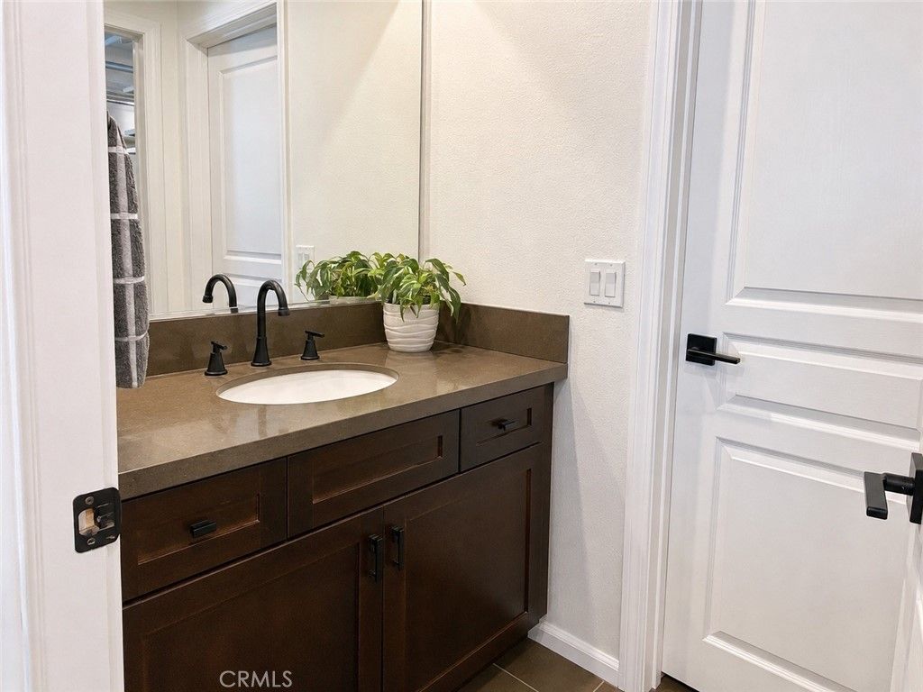 Image 12 of property listing at 7320 Hawthorn Avenue 318, Los Angeles, CA 90046
