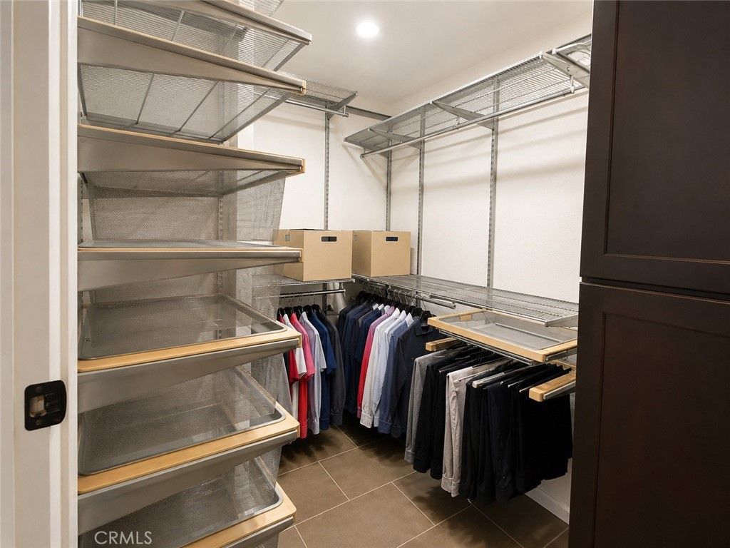 Image 14 of property listing at 7320 Hawthorn Avenue 318, Los Angeles, CA 90046