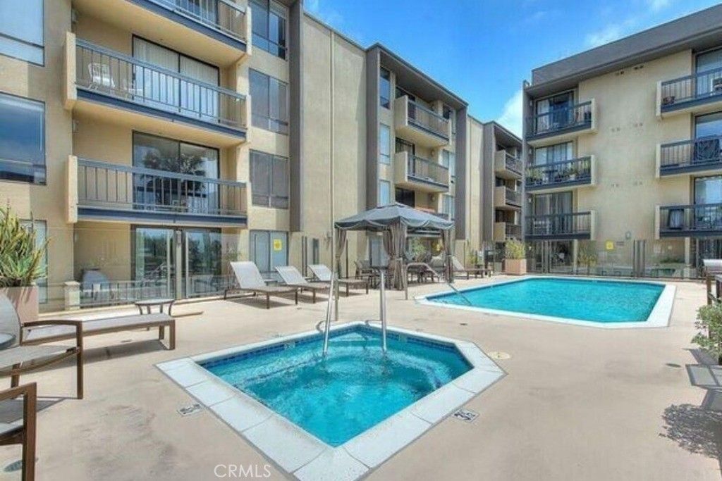 Image 21 of property listing at 7320 Hawthorn Avenue 318, Los Angeles, CA 90046