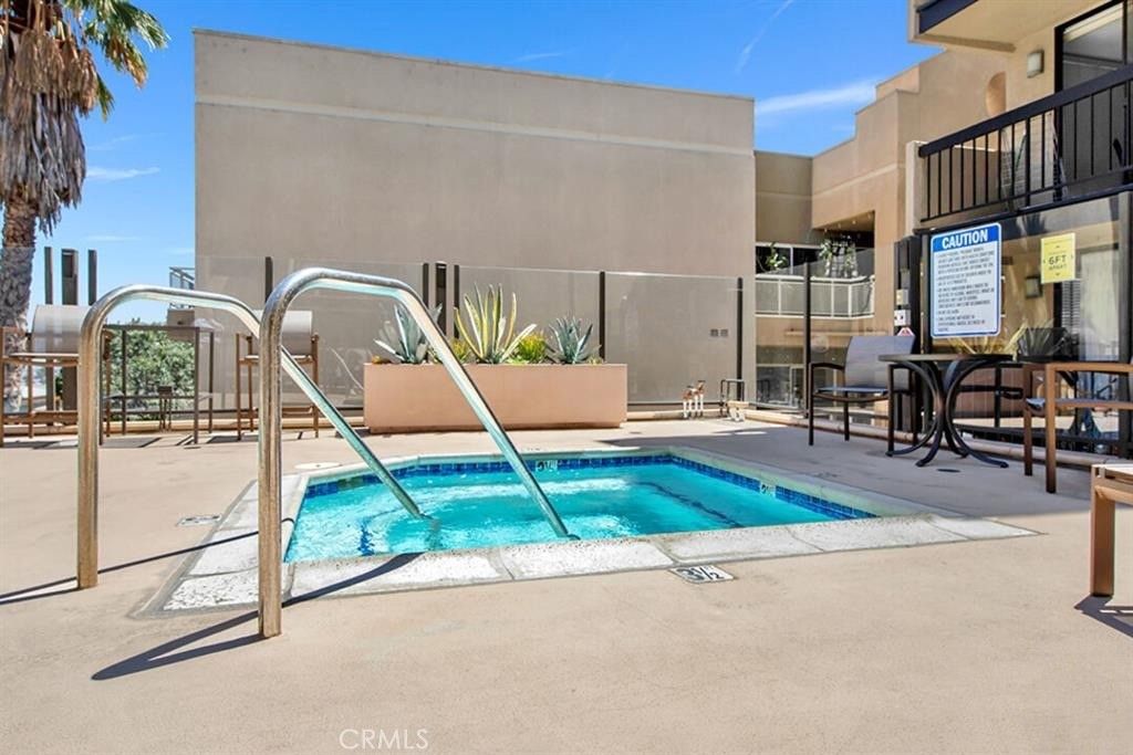 Image 22 of property listing at 7320 Hawthorn Avenue 318, Los Angeles, CA 90046