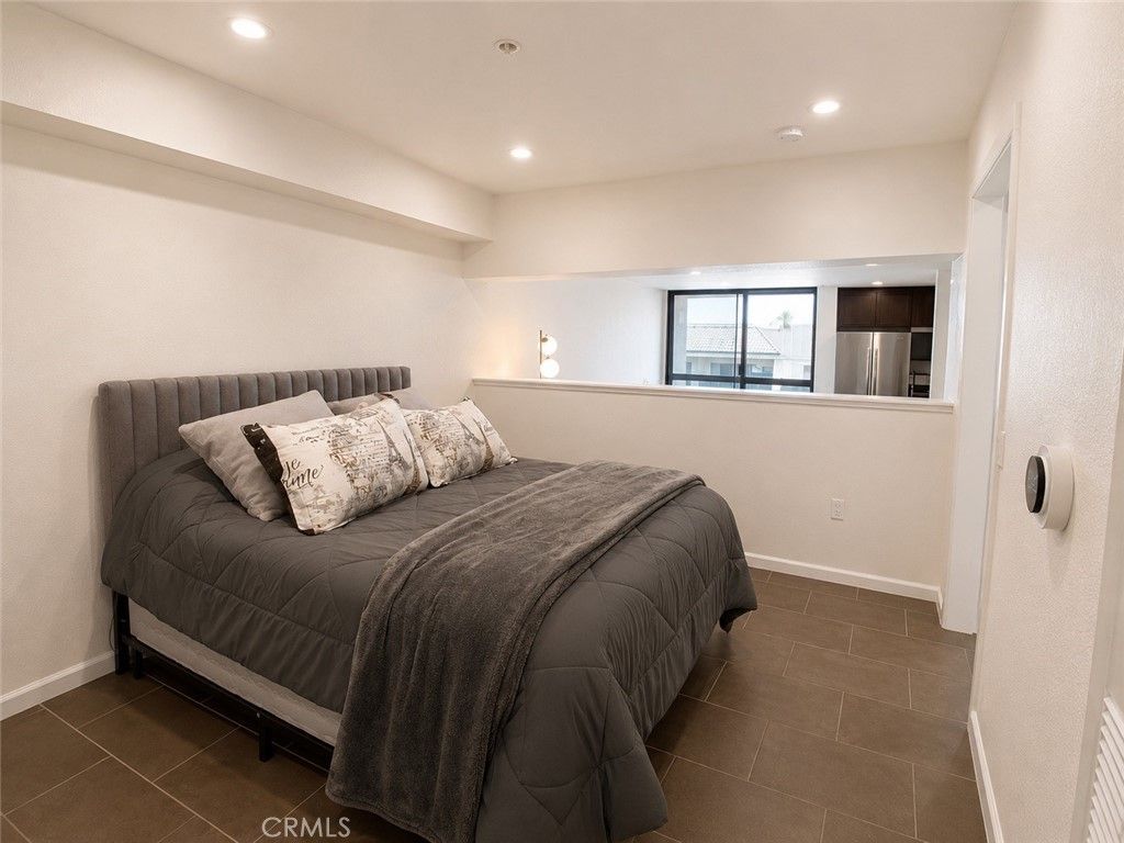Image 9 of property listing at 7320 Hawthorn Avenue 318, Los Angeles, CA 90046