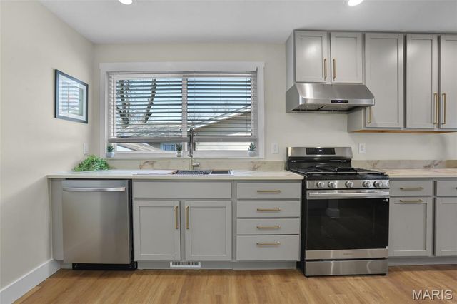 44 Kimberly Lane, St Peters, MO 63376