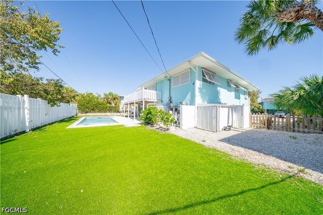 119 Andre Mar DR, Fort Myers Beach, FL 33931