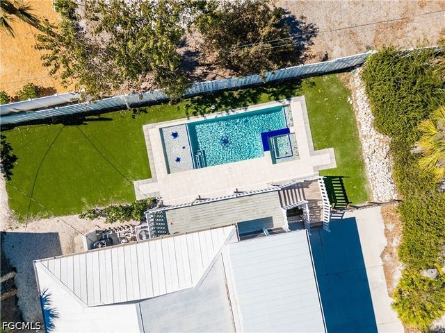 119 Andre Mar DR, Fort Myers Beach, FL 33931