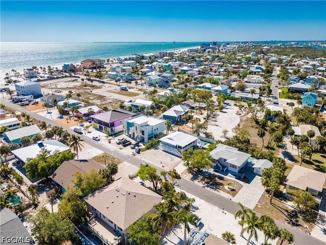 119 Andre Mar DR, Fort Myers Beach, FL 33931