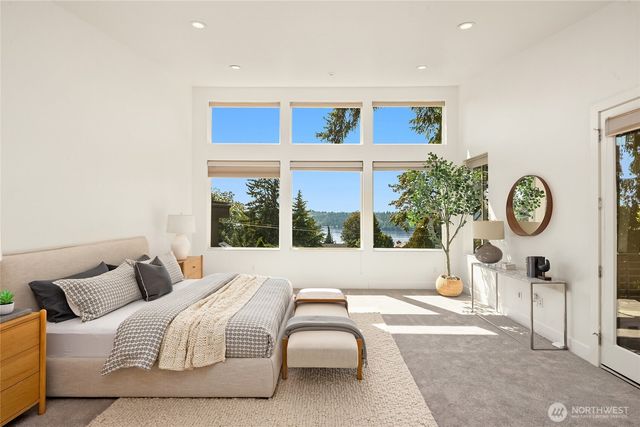 5830 W Mercer Way, Mercer Island, WA 98040
