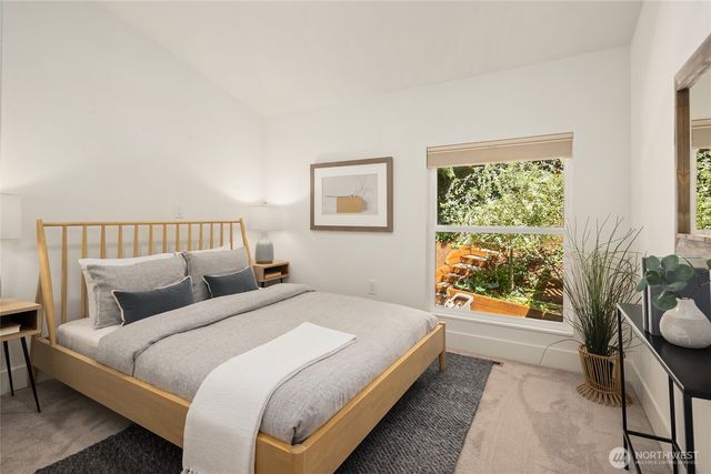 5830 W Mercer Way, Mercer Island, WA 98040
