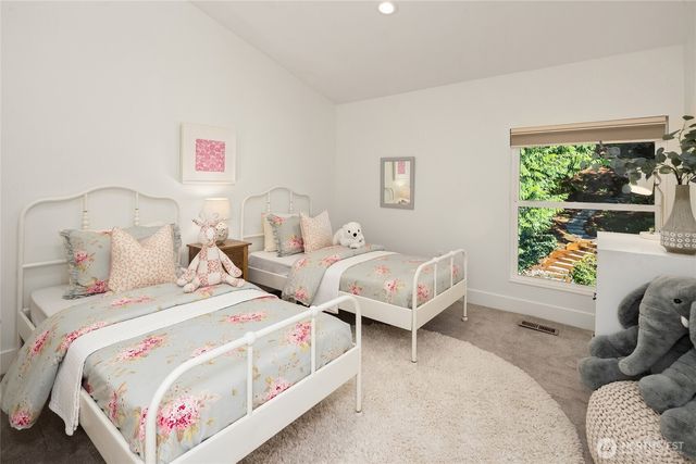 5830 W Mercer Way, Mercer Island, WA 98040
