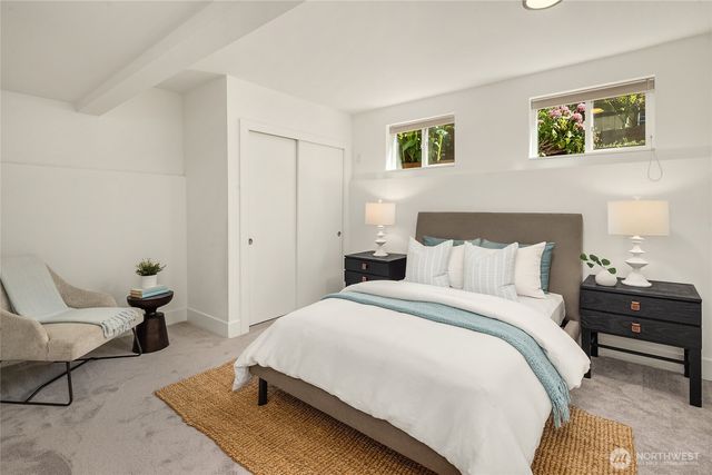 5830 W Mercer Way, Mercer Island, WA 98040