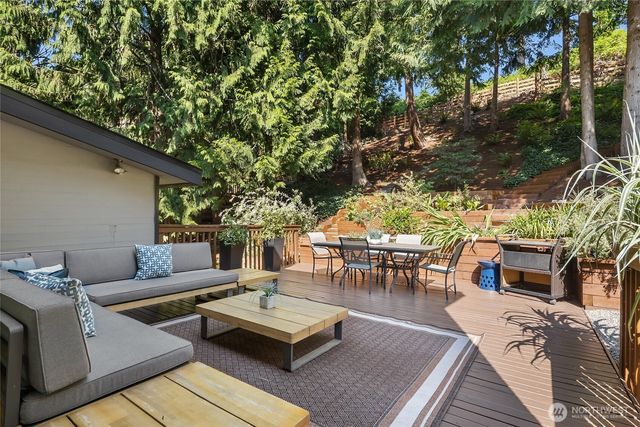 5830 W Mercer Way, Mercer Island, WA 98040