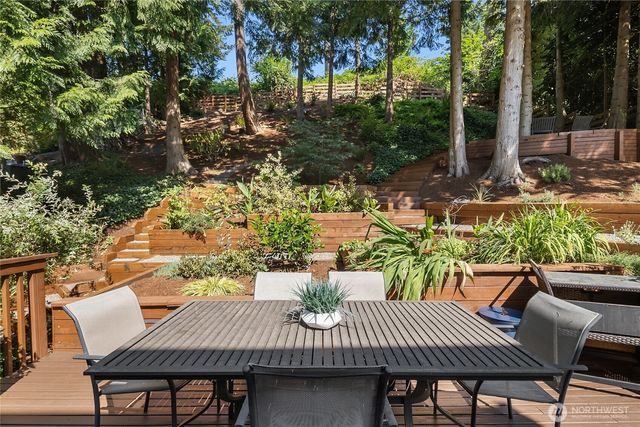 5830 W Mercer Way, Mercer Island, WA 98040