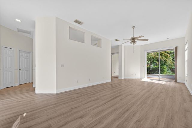 568 SW New Castle Cove, Port St. Lucie, Port St Lucie, FL 34986