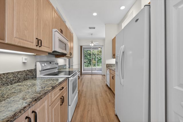 568 SW New Castle Cove, Port St. Lucie, Port St Lucie, FL 34986