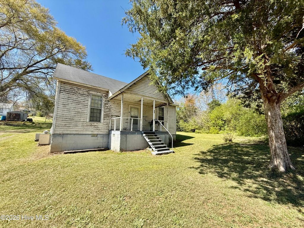 83 2nd Ave Pee Dee, Rockingham, NC 28379