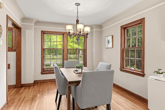 1843 Highland Parkway, Saint Paul, MN 55116