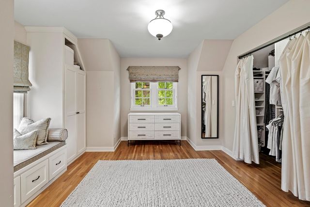 1843 Highland Parkway, Saint Paul, MN 55116