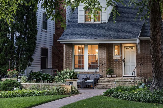 1843 Highland Parkway, Saint Paul, MN 55116