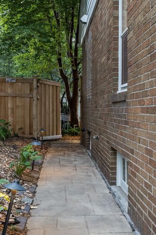1843 Highland Parkway, Saint Paul, MN 55116