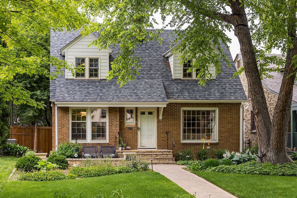 1843 Highland Parkway, Saint Paul, MN 55116
