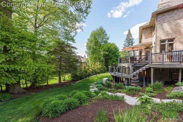 17671 Cranbrook Drive, Northville, MI 48168