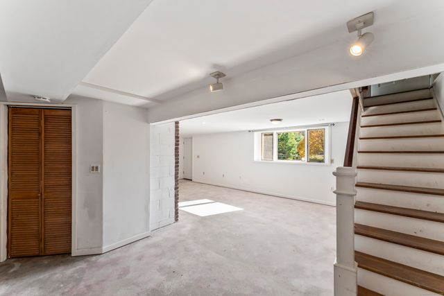 92 Feldspar Avenue, Beacon Falls, CT 06403