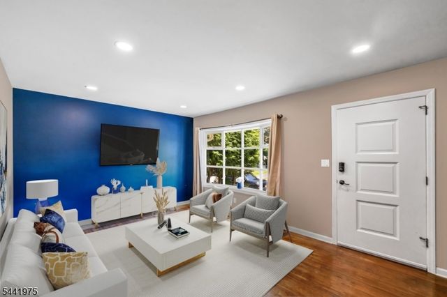 101 Pinecrest Ter, Wayne Twp., NJ 07470