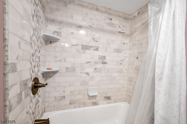 101 Pinecrest Ter, Wayne Twp., NJ 07470
