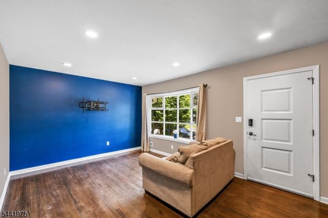 101 Pinecrest Ter, Wayne Twp., NJ 07470