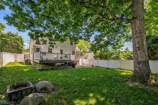101 Pinecrest Ter, Wayne Twp., NJ 07470