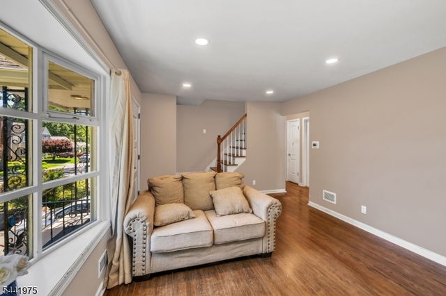 101 Pinecrest Ter, Wayne Twp., NJ 07470