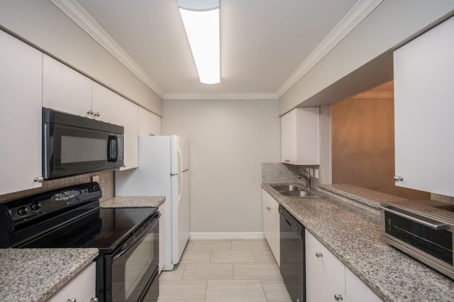 9015 Gaylord Street 57, Hedwig Village, TX 77024