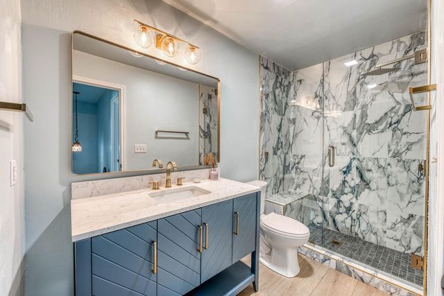 200 Free Rein 10, Horseshoe Bay, TX 78657