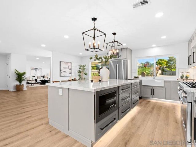 17906 Saint Andrews Dr, Poway, CA 92064