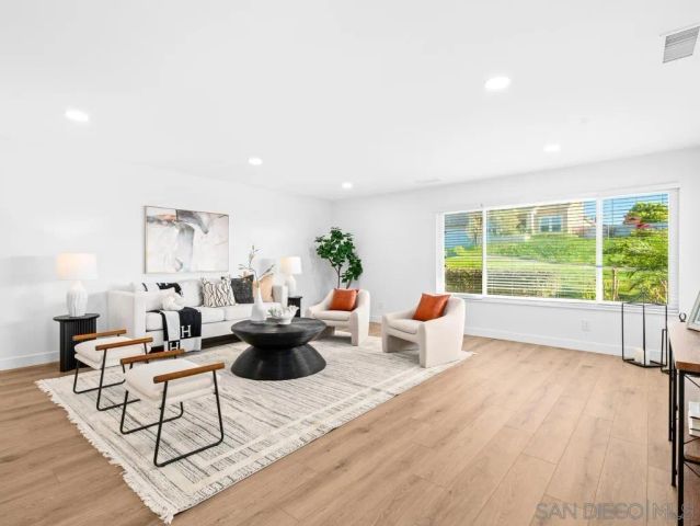 17906 Saint Andrews Dr, Poway, CA 92064