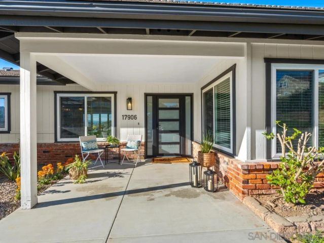 17906 Saint Andrews Dr, Poway, CA 92064