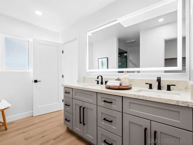 17906 Saint Andrews Dr, Poway, CA 92064