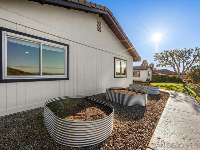 17906 Saint Andrews Dr, Poway, CA 92064